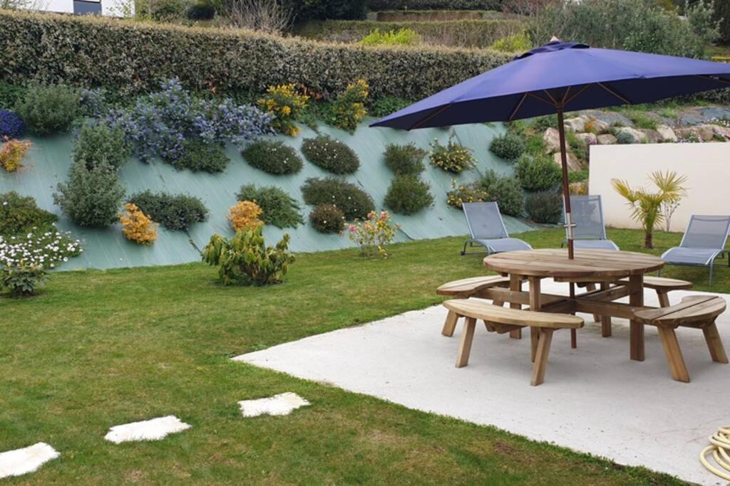 Les Embruns Jardin Villa Saint-Pol-de-Léon Exteriör bild